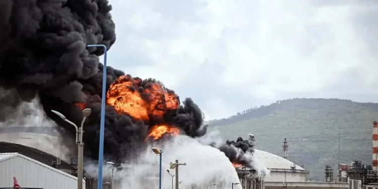 Giant oil tanker off Dubai hit by Iranian strike, Trump threatens to obliterate Iran energy, oil plants