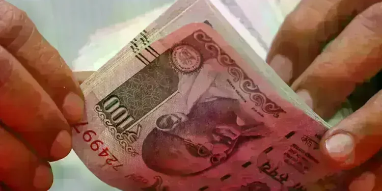 India bonds dip on looming $8 billion supply