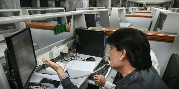 KSE-100 sheds over 1,500 points as geopolitical risks deepen