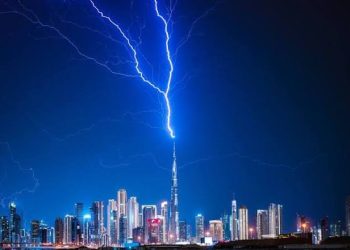 Lightning Strikes Burj Khalifa as Severe Thunderstorm Hit Dubai