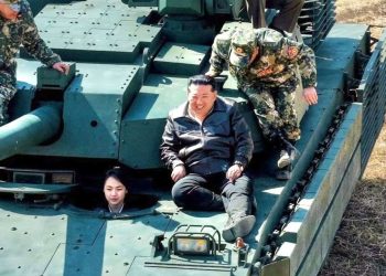 North Korea’s Kim Jong Un Rides Tank with His Daughter During Millit@ry Drills