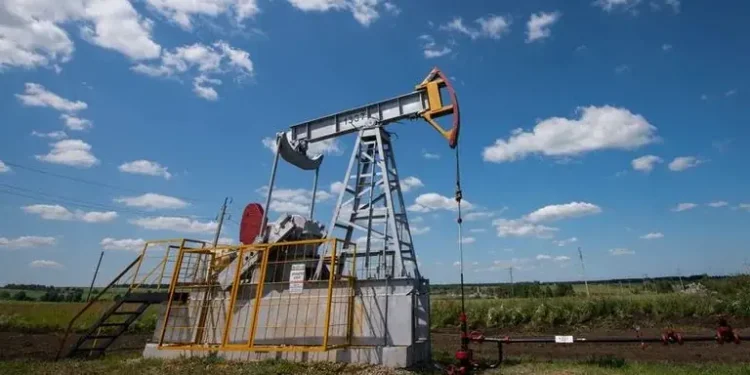 Pakistan, India most vulnerable from oil shock as Strait of Hormuz tensions escalate - Business & Finance