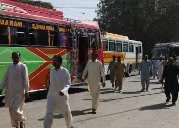 Pakistan-bound oil tanker passes through Hormuz Strait amid Iran war