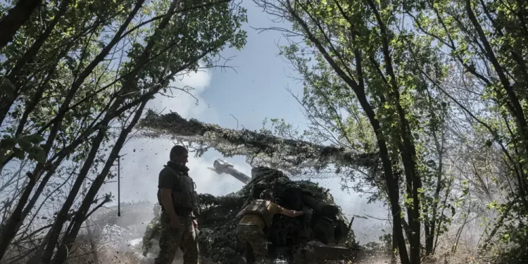 Russia kills 4, wounds 16 in east Ukraine