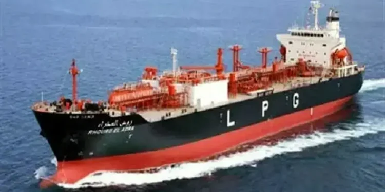 Two more India-bound tankers pass Strait of Hormuz: shipping ministry