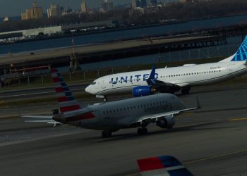 United Airlines 'tactically pruning' flights amid high fuel prices due to the Iran war