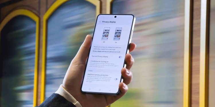 Your Screen. Your Eyes Only: Galaxy S26’s Privacy Display Keeps Curious Eyes Away Without Blocking Your Experience
