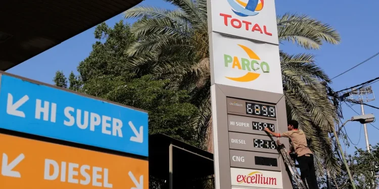 Sindh announces Rs2,000 for bikers as part of fuel subsidy; Punjab, Islamabad make public transportation free