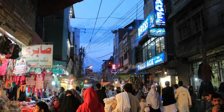 Balochistan, KP set closure timings for markets, eateries, wedding halls to conserve energy