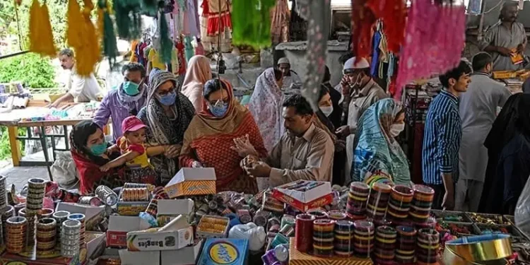 Markets, malls to close at 8pm across country, except Sindh, to conserve energy