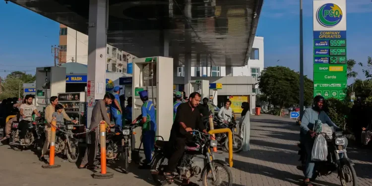 Govt slashes diesel price by Rs32