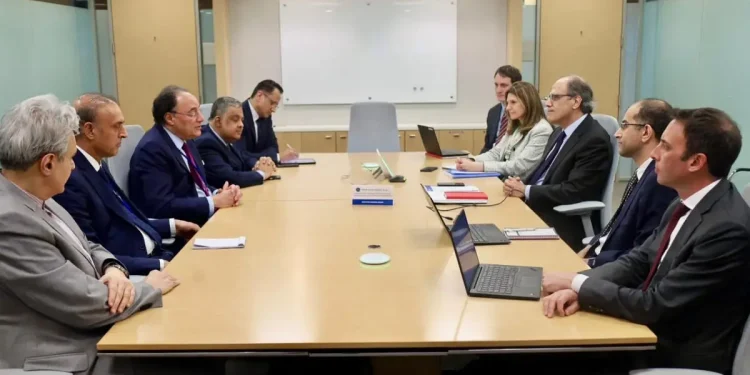 Aurangzeb meets IMF’s Jihad, reviews progress on reforms, revenue mobilisation