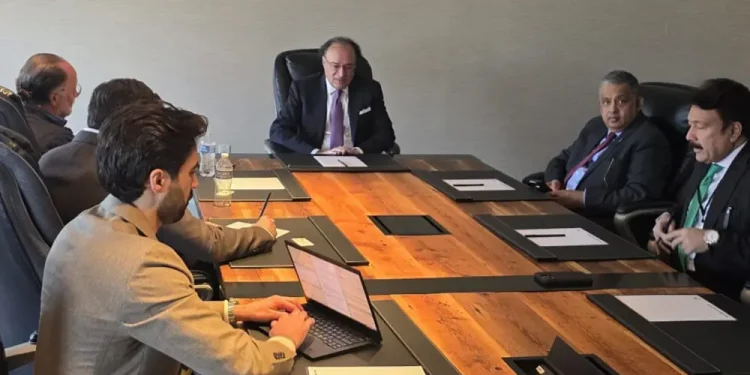 FinMin Aurangzeb discusses Pakistan’s economic outlook, reform priorities with Harvard team