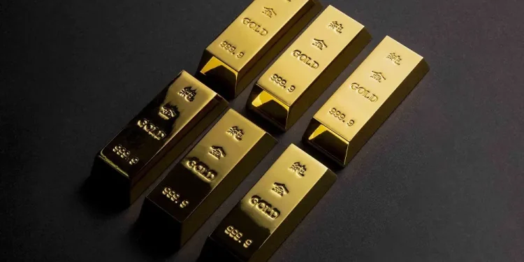 Gold per tola gains Rs15,700 in Pakistan - Markets