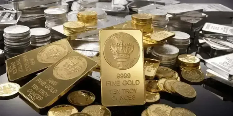 Gold price drops by Rs7,100 per tola in Pakistan