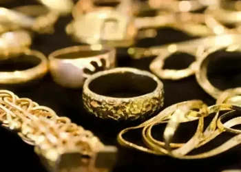 Gold price per tola gains Rs1,100 in Pakistan - Markets