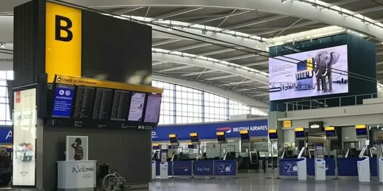 Mideast war boosts London Heathrow airport traffic