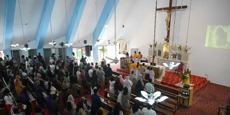 On Easter, president and PM hail Christian community’s ‘admirable services’, contributions