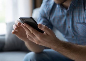 Pakistani Banks Under Firefor Charging Rs. 3.40 Per SMS to Customers