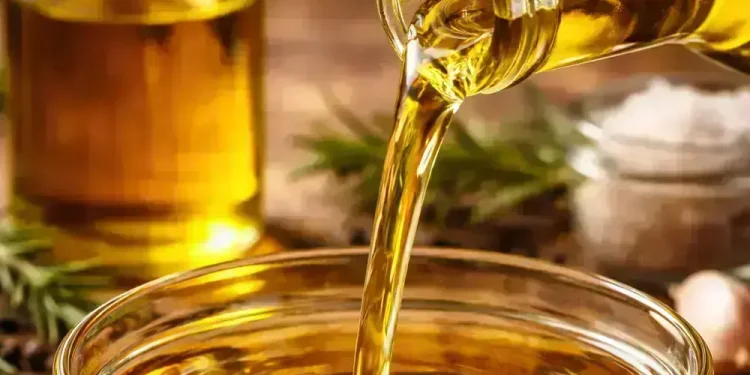 Palm falls to 5-week low on weakness in crude, rival edible oils