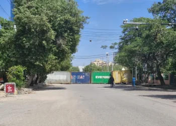 Roads near Karachi Press Club closed ahead of planned PTI protest against rising fuel prices