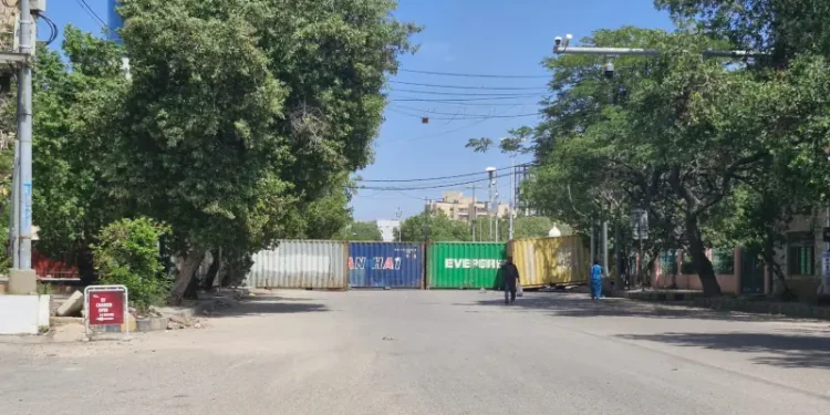 Roads near Karachi Press Club closed ahead of planned PTI protest against rising fuel prices