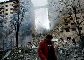 Russian attacks on Ukraine’s southeast kill seven, hit city bus