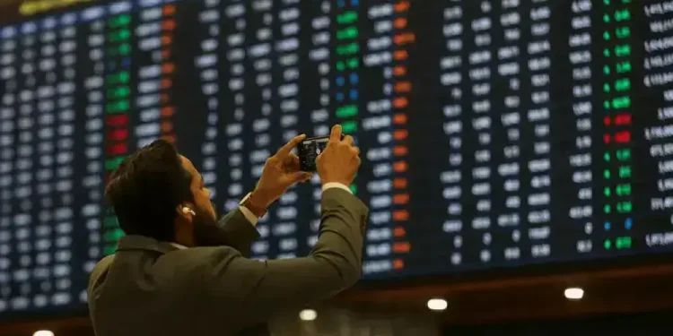 Selling pressure at bourse, KSE-100 down over 1,000 points
