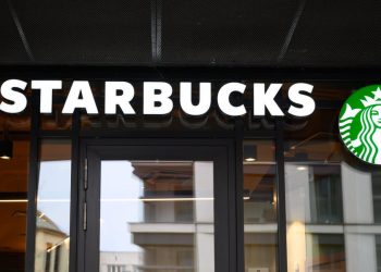 Starbucks is making big changes to how staff get paid. Read the memo.