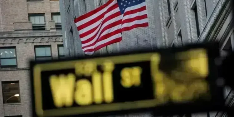 Wall St jumps on Mideast de-escalation hopes; earnings in focus